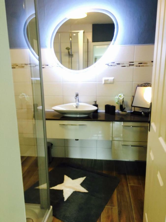 Gaestehaus Sellemols Ferienwohnung Korbmacher Heuchelheim-Klingen Dış mekan fotoğraf