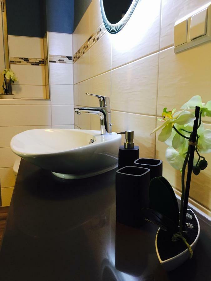 Gaestehaus Sellemols Ferienwohnung Korbmacher Heuchelheim-Klingen Dış mekan fotoğraf