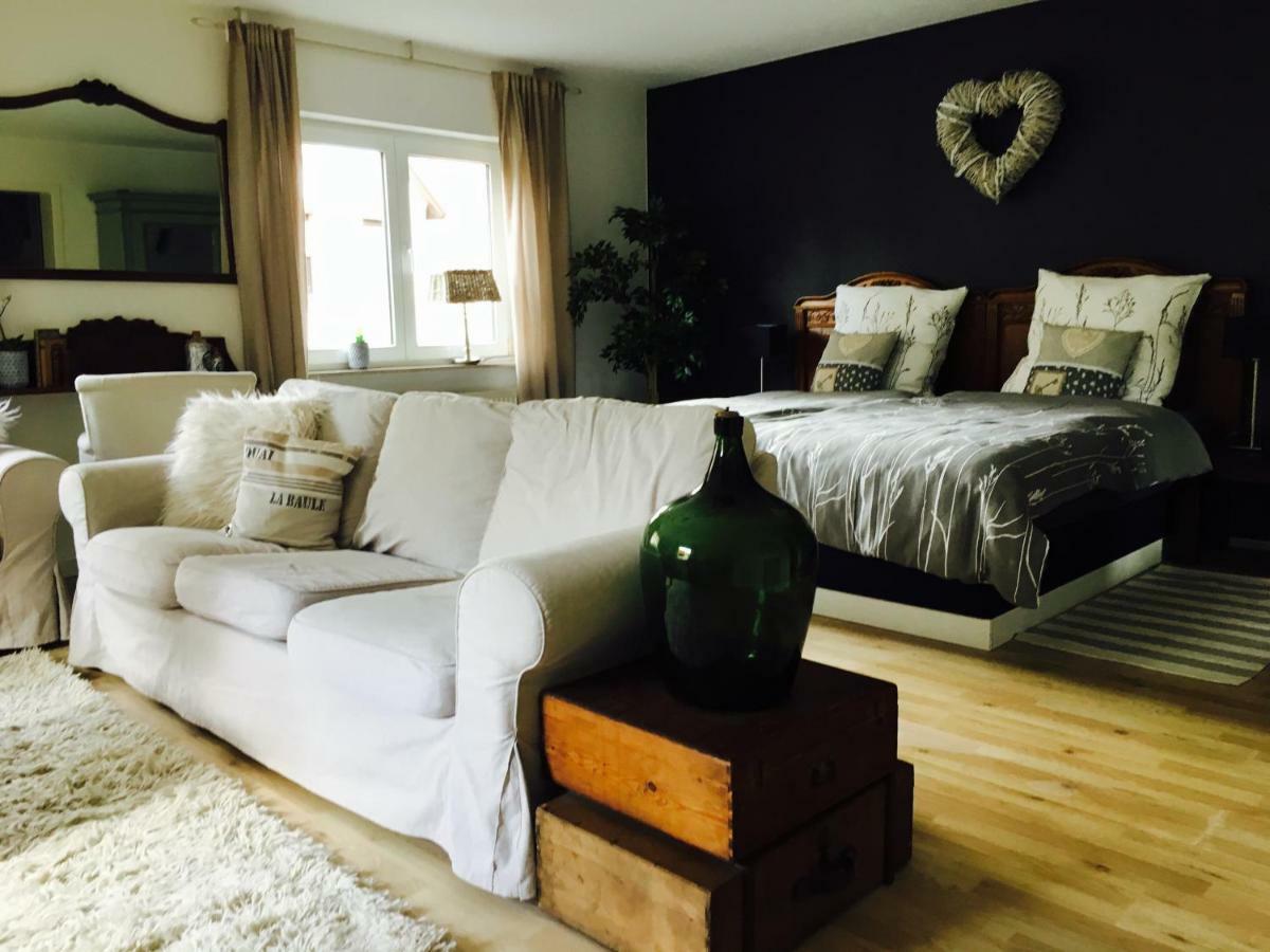 Gaestehaus Sellemols Ferienwohnung Korbmacher Heuchelheim-Klingen Dış mekan fotoğraf